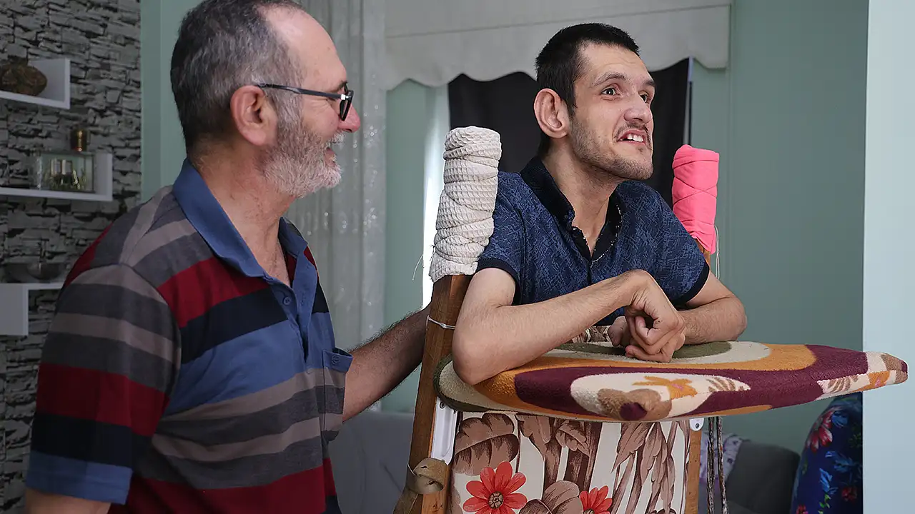 Konya'da bir babanın ömürlük nöbeti: Engelli oğlu için düzenek geliştirdi