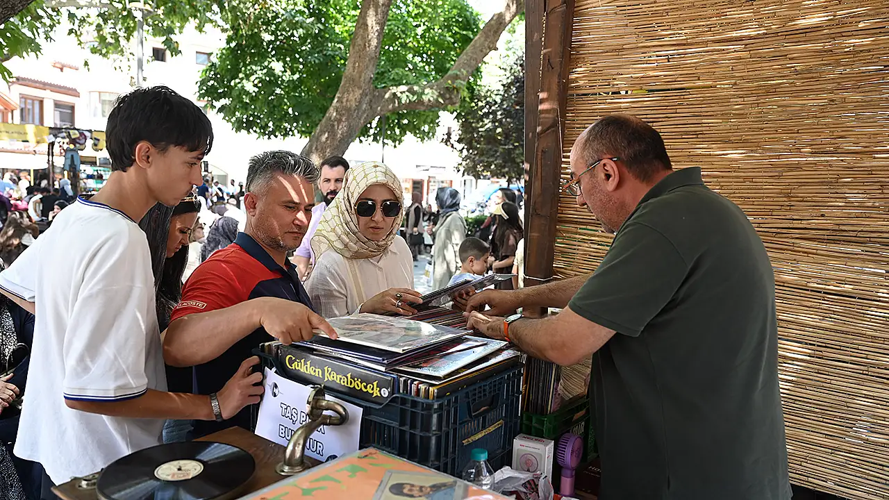 Konya'da Tarihi Çarşılar Alışveriş Günleri indirimle başladı