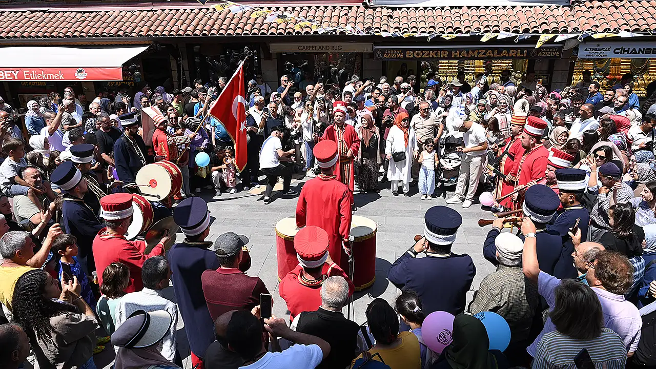 Konya'da Tarihi Çarşılar Alışveriş Günleri indirimle başladı
