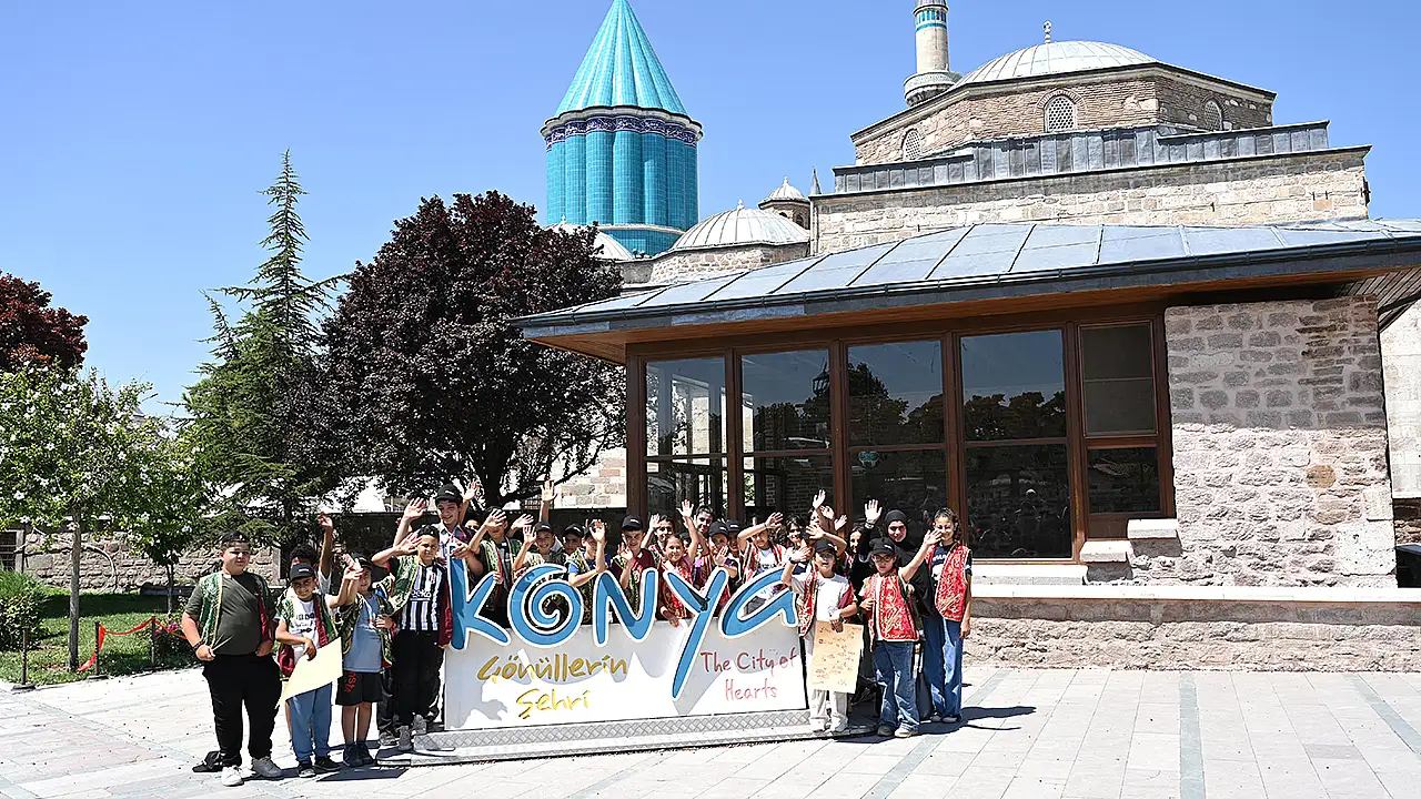 Konya'nın kalbinde ipucu avı: Ellerinde haritayla sokaklara döküldüler