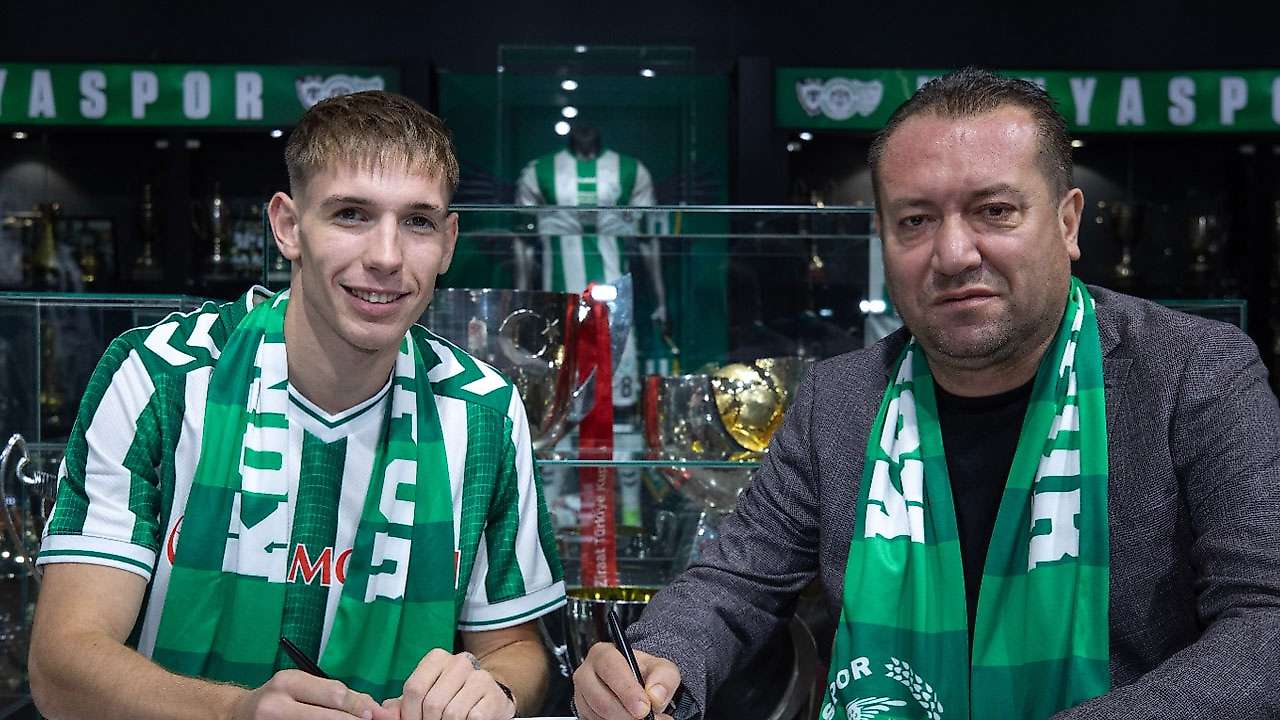 Konyaspor'un Macar orta sahası imzayı attı
