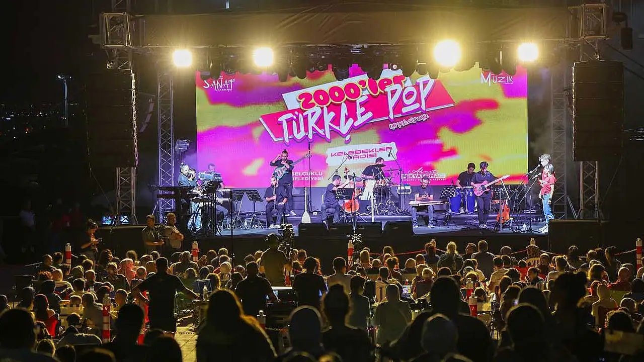 Selçuklu'da 2000'ler Türkçe Pop rüzgarı esti