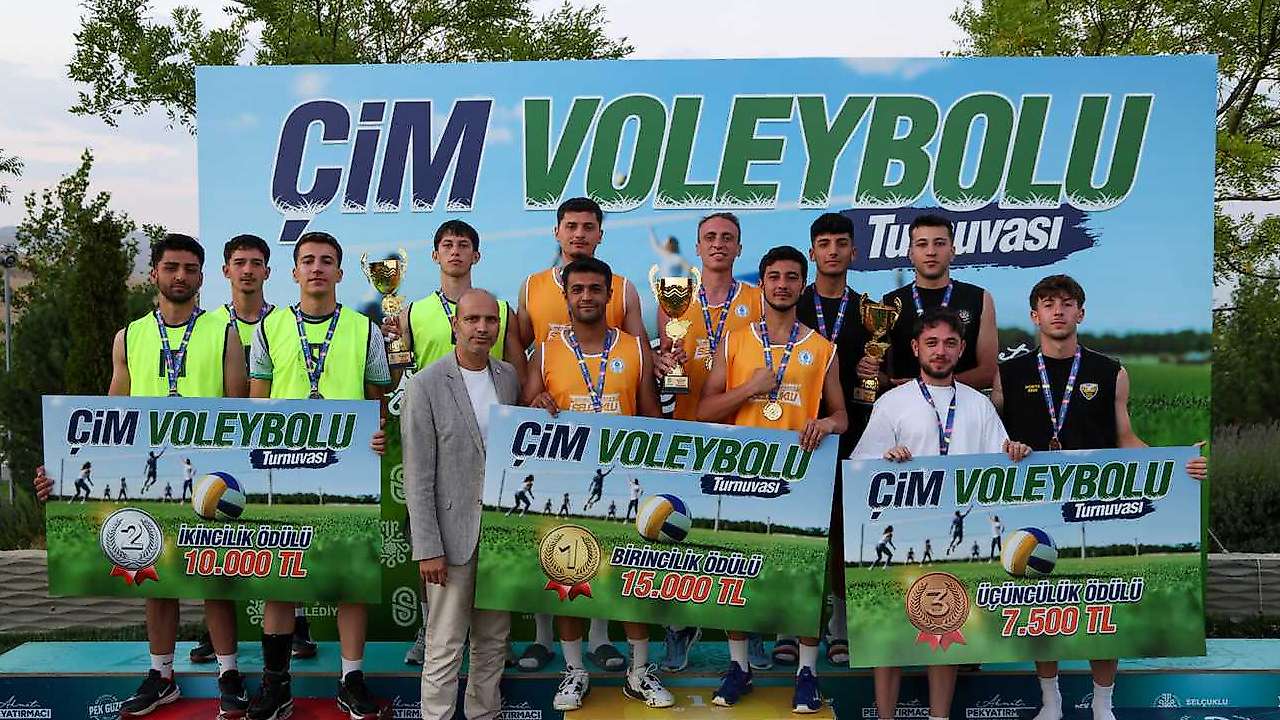 Selçuklu'da Çim Voleybol heyecanı sona erdi! İşte şampiyonlar