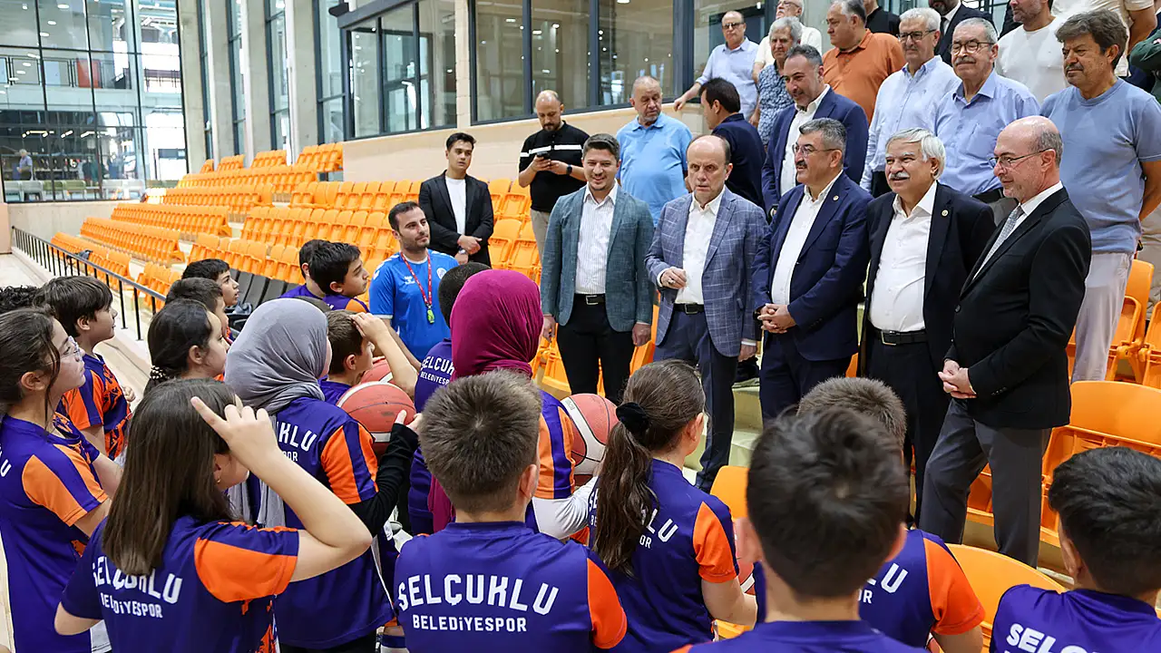 Selçuklu'nun dev spor merkezi vekillerden tam not aldı