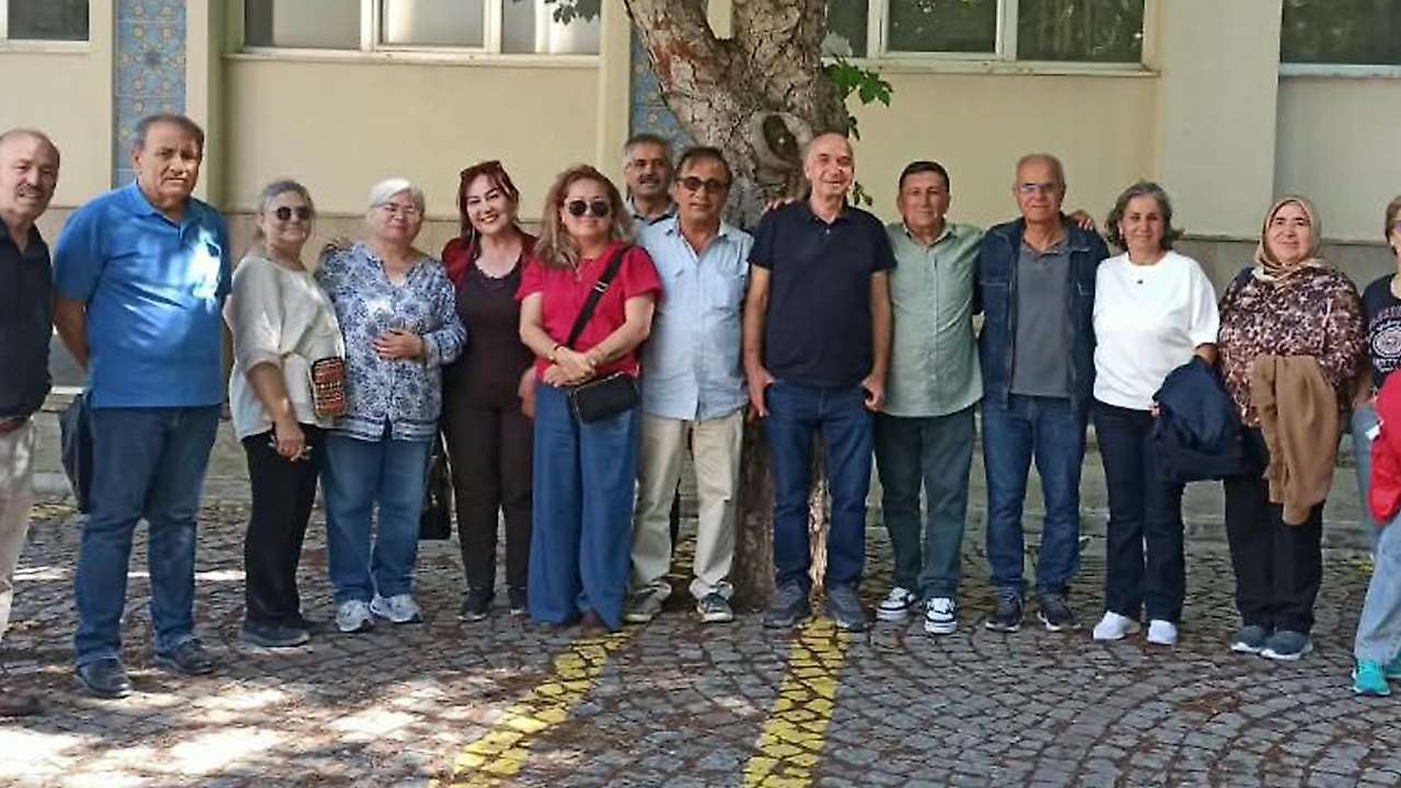 Yıllar sonra Konya'da bir araya geldiler: 'Gençliğimize yürüdük'