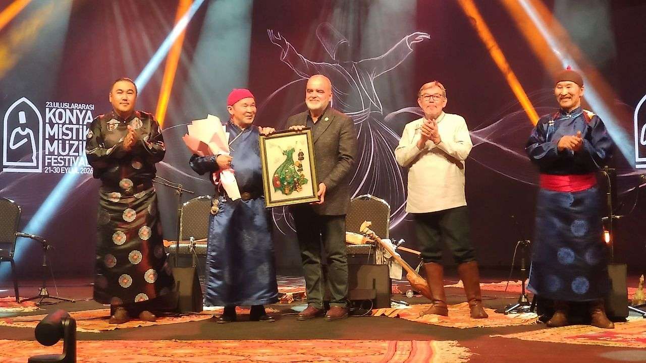 Konya Mistik Müzik'te 'Hun Huur Tu' mest etti