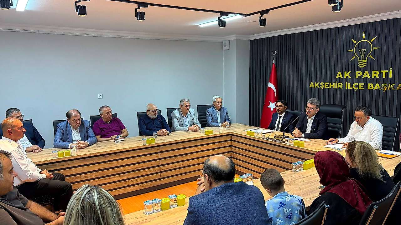 Akşehir AK Parti'de vefa mesajı! Eski yöneticiler unutulmadı