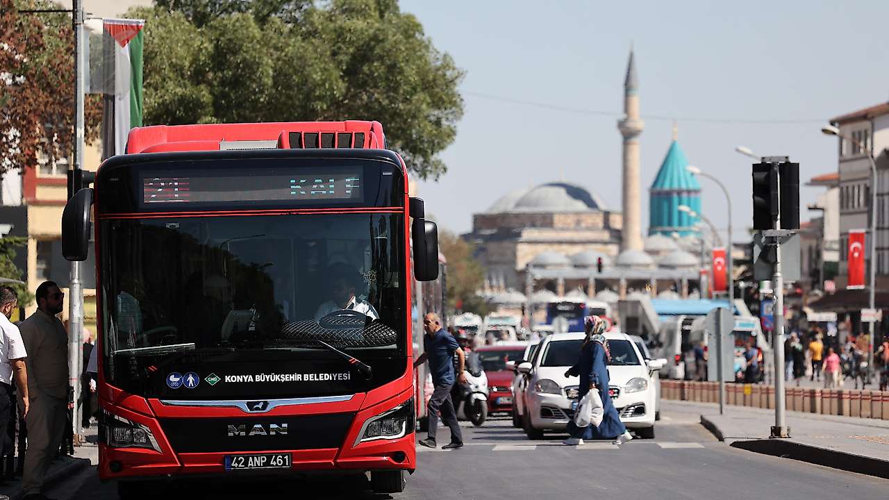 Başkan Altay duyurdu: Konya'da öğrencilere ulaşım jesti!