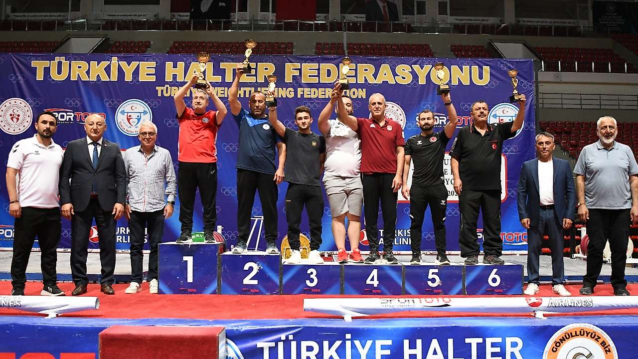 Başkan Pekyatırmacı'dan halter takımına tebrik