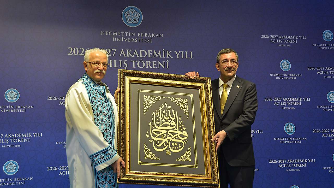 Cumhurbaşkanı Yardımcısı Yılmaz, Konya'da sosyal medyayı böyle tanımladı