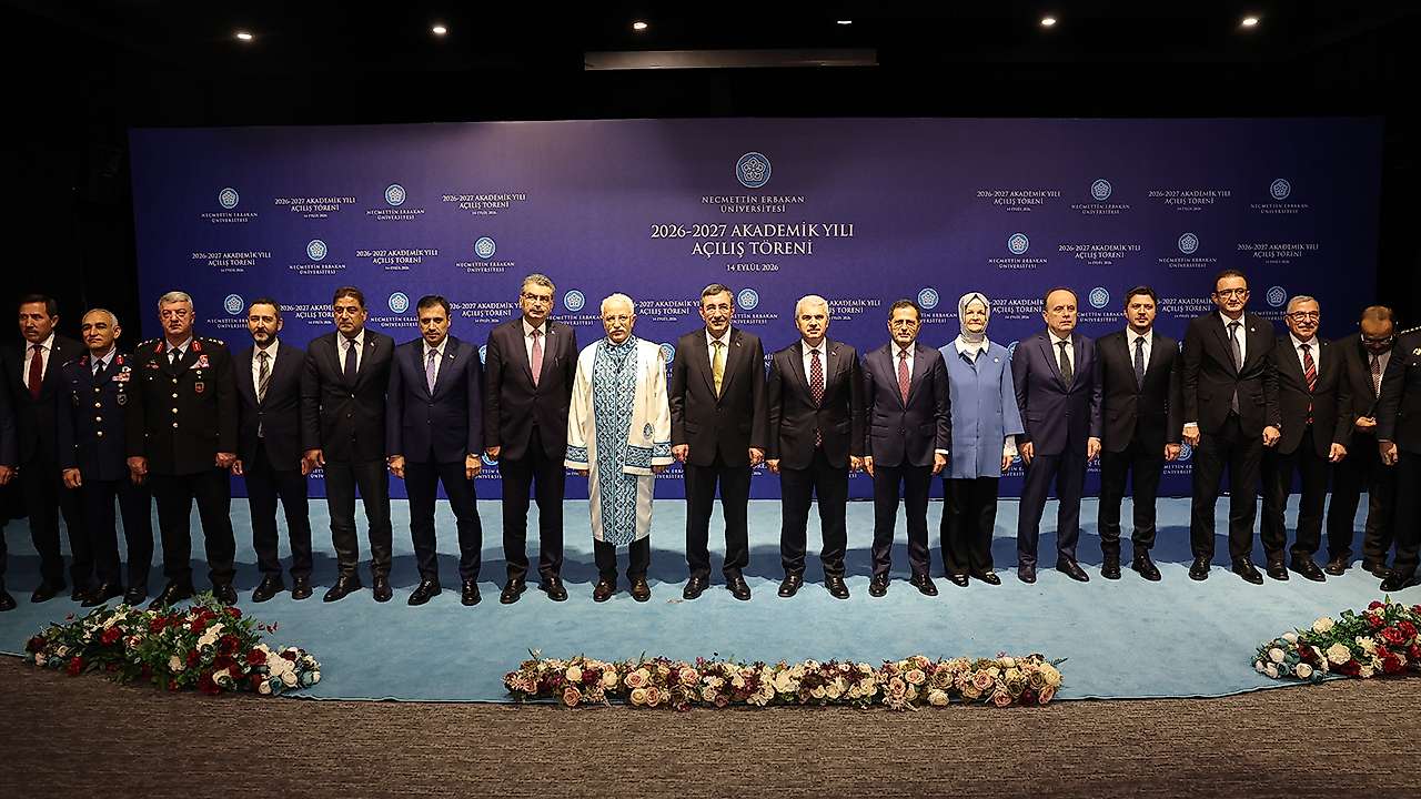 Cumhurbaşkanı Yardımcısı Yılmaz, Konya'da sosyal medyayı böyle tanımladı