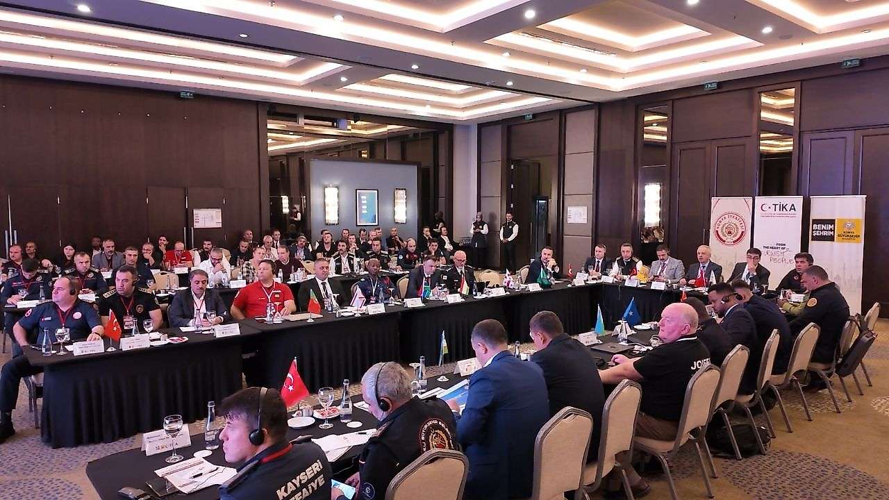 Dünyanın farklı ülkelerinden itfaiyeciler Konya'da