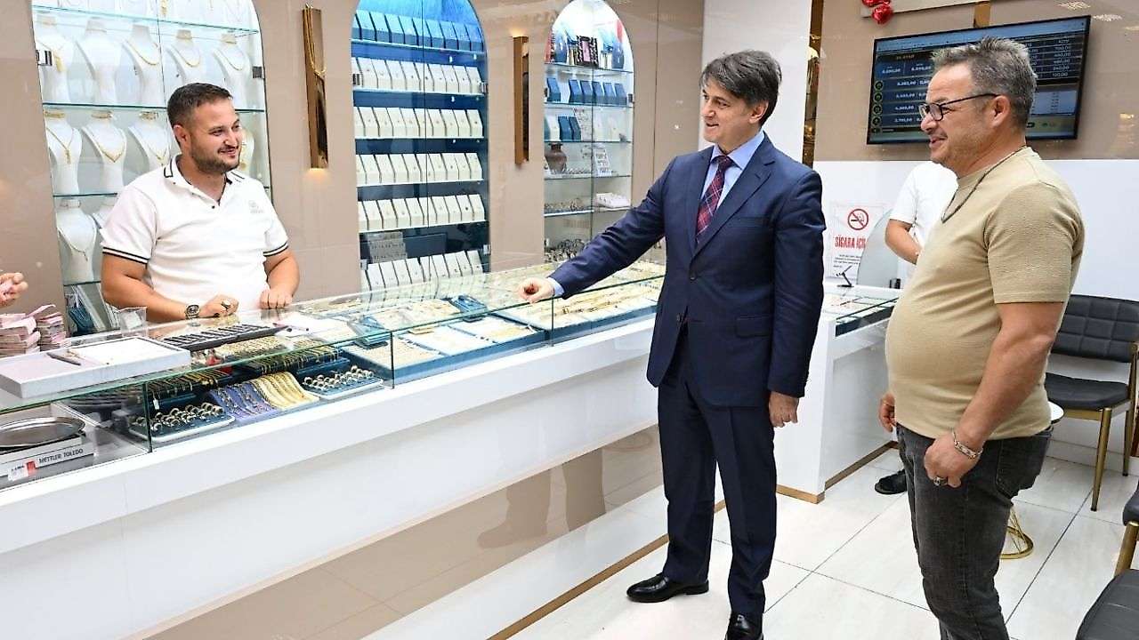 Konya Emniyet Müdürü Koç, esnafın yanında