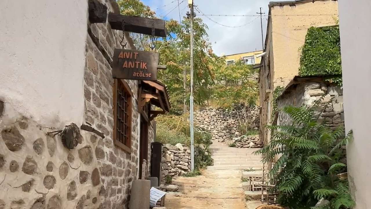 Konya'da 1000 derecelik ocaktan çıkan eşsiz bıçaklar