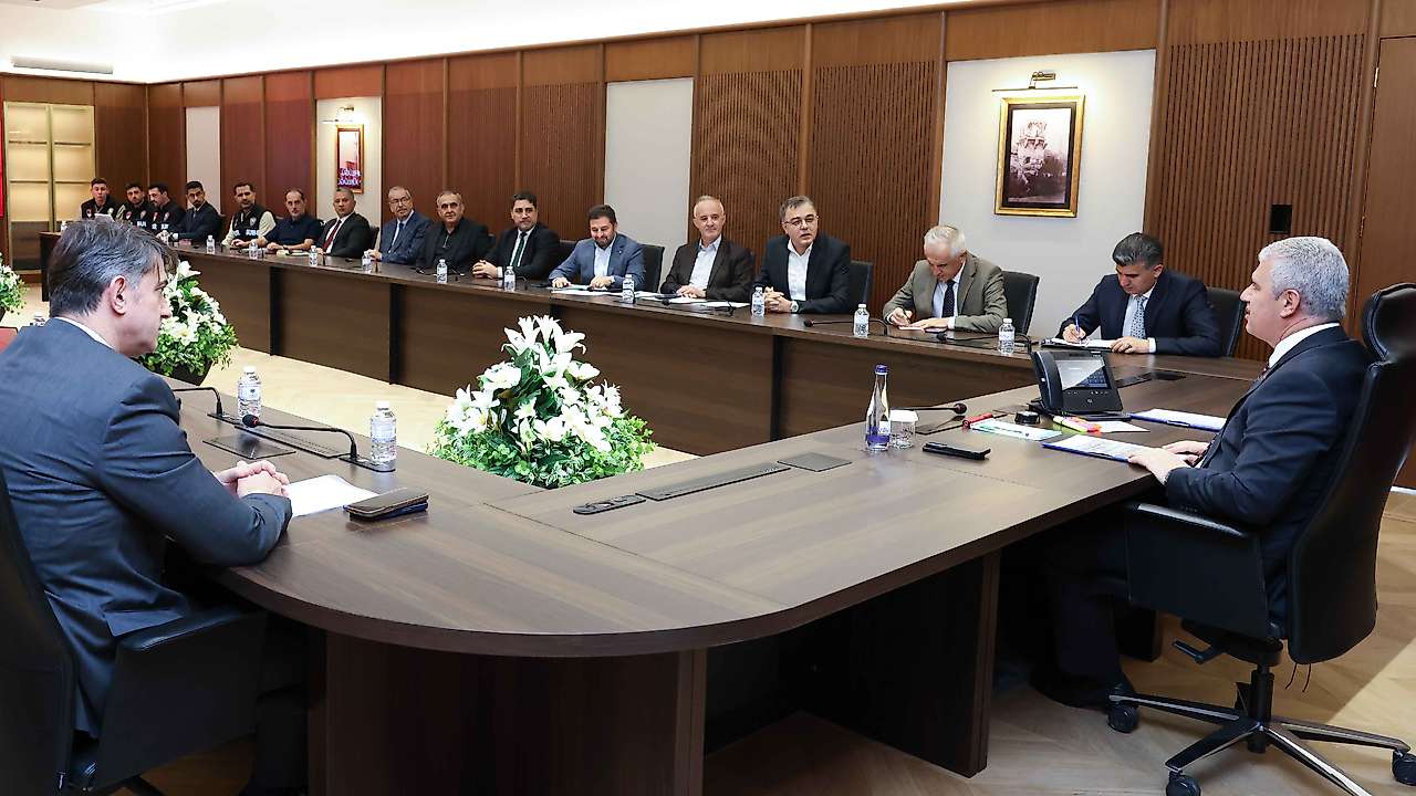 Konya'da anlamlı maçın kritik toplantısı yapıldı