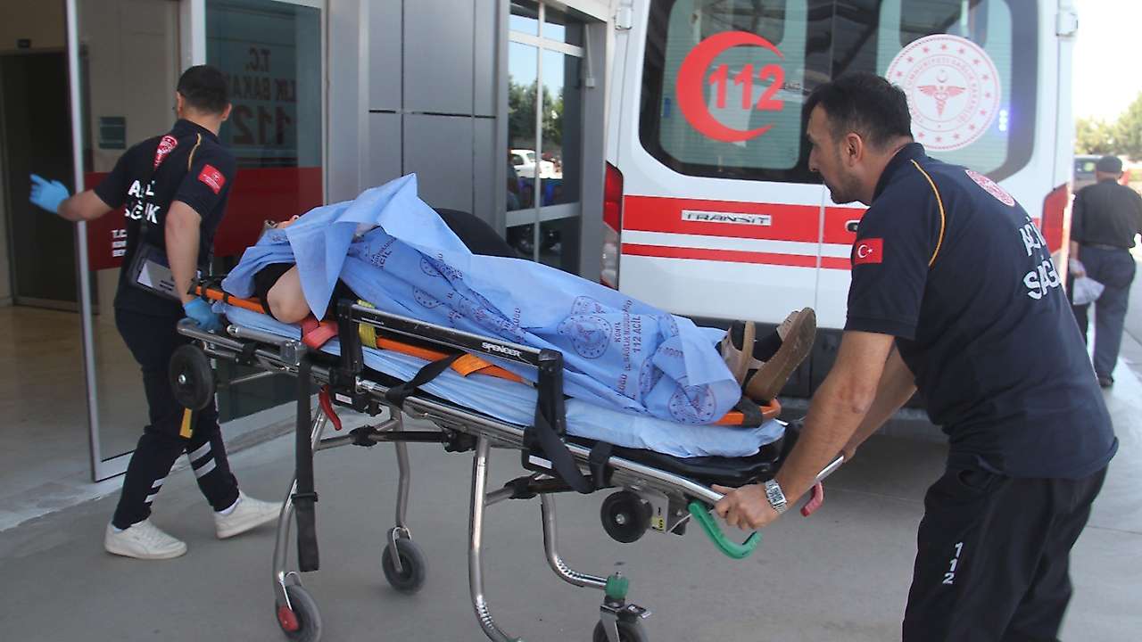 Konya'da can pazarı! Otomobiller kavşakta çarpıştı, çok sayıda yaralı var