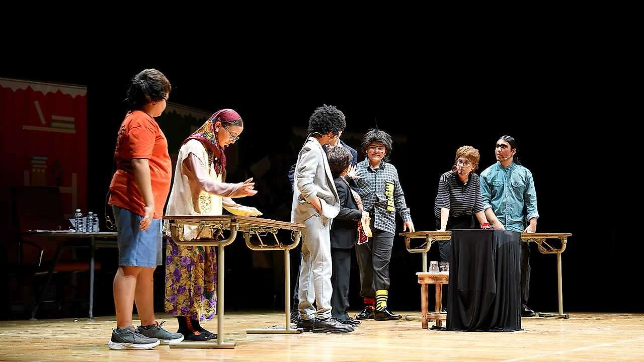 Konya'da çocuklardan sahnede göz dolduran performans