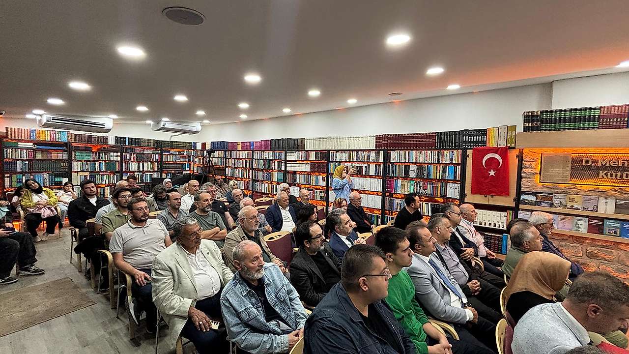 Konya'da Dr. Ali Kemal Belviranlı dualarla yad edildi
