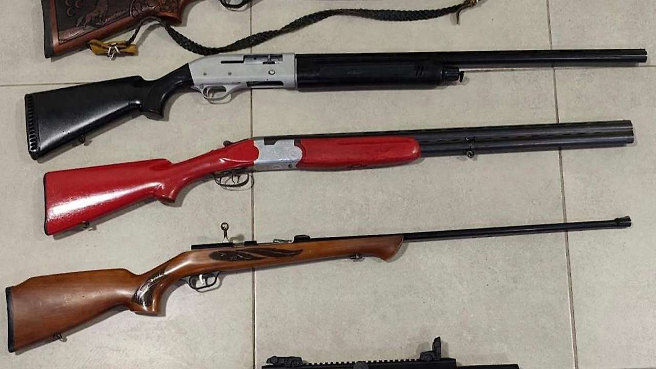 Konya'da evinde 6 ruhsatsız tüfek bulunan şüpheli yakalandı