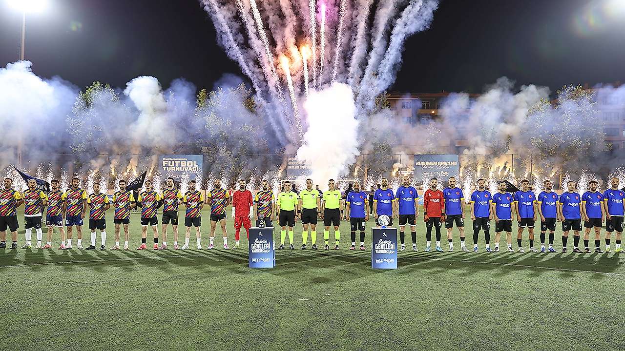 Konya'da futbol şöleni: Rekabet ve dostluk bir arada yaşandı
