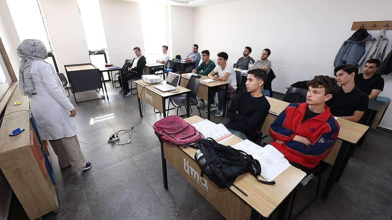 Konya'da gençlerin eğitim yolculuğu yeniden başladı