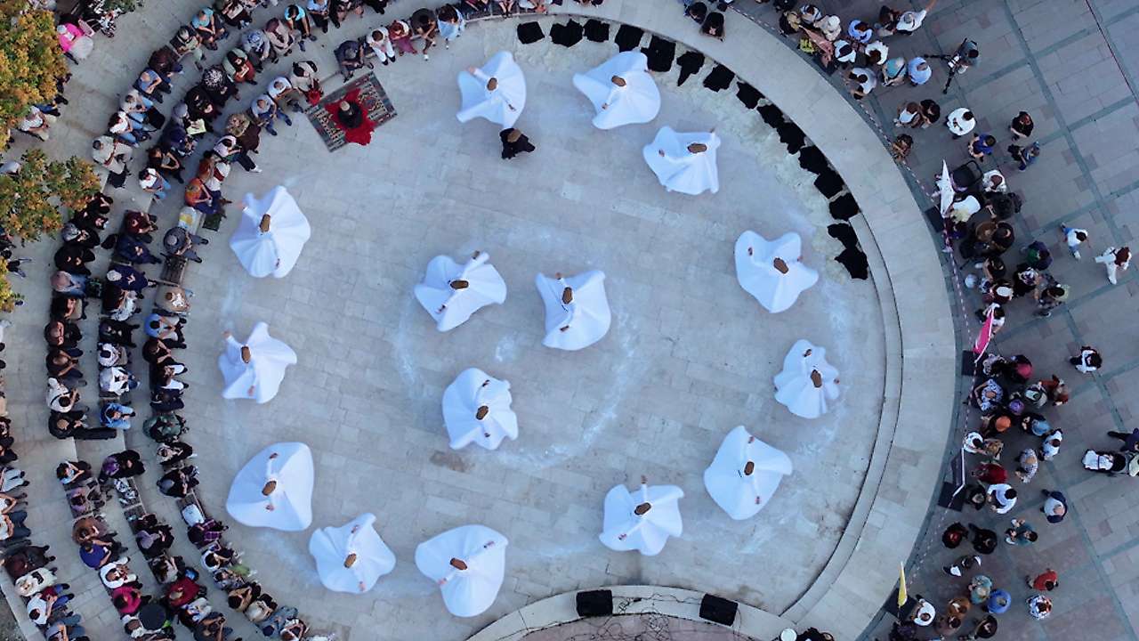 Konya'da gönüllere dokunan festival devam ediyor