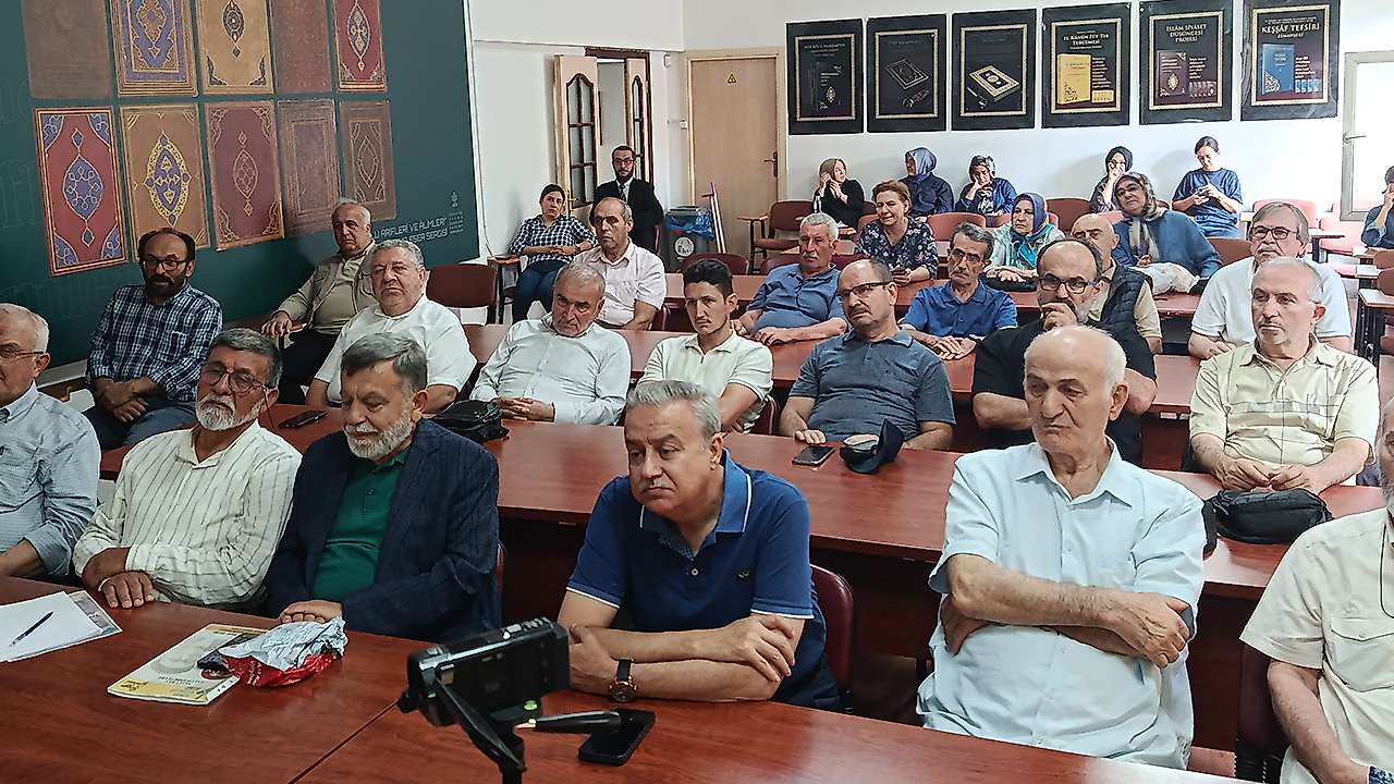 Konya'da İzzet Koyunoğlu anıldı