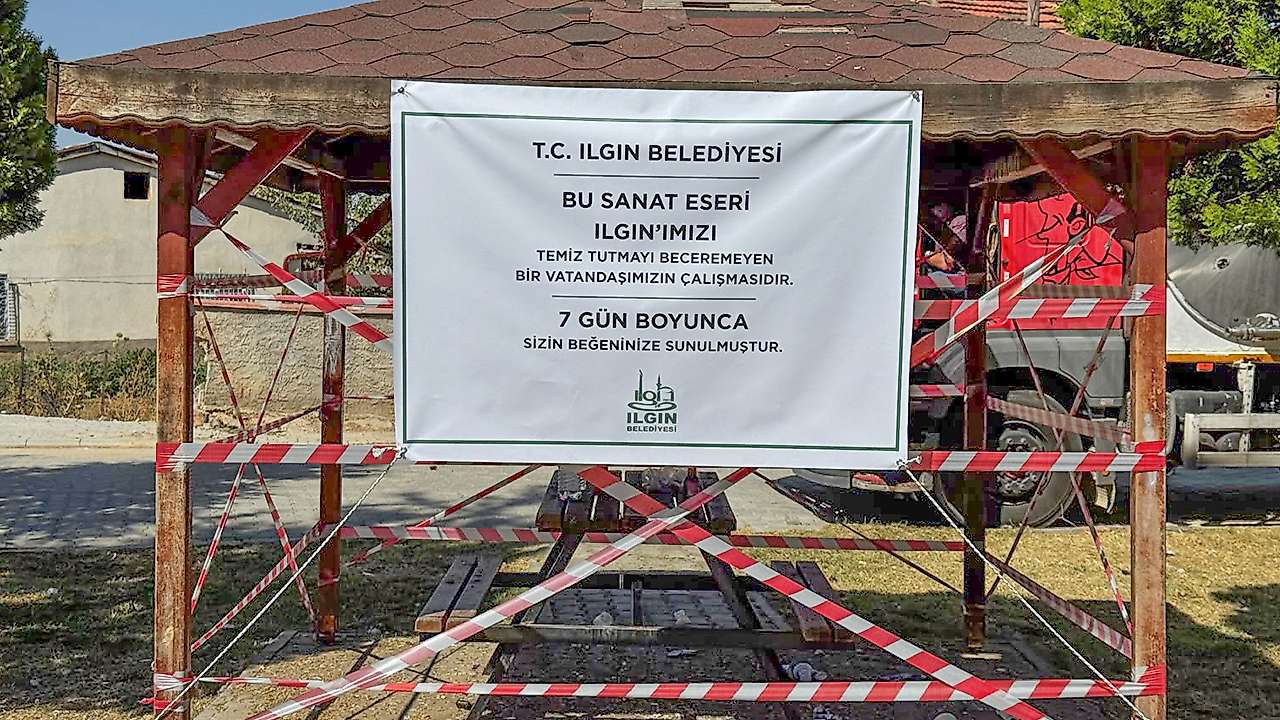 Konya'da kirletilen kameriyeye belediyeden sıra dışı çözüm!