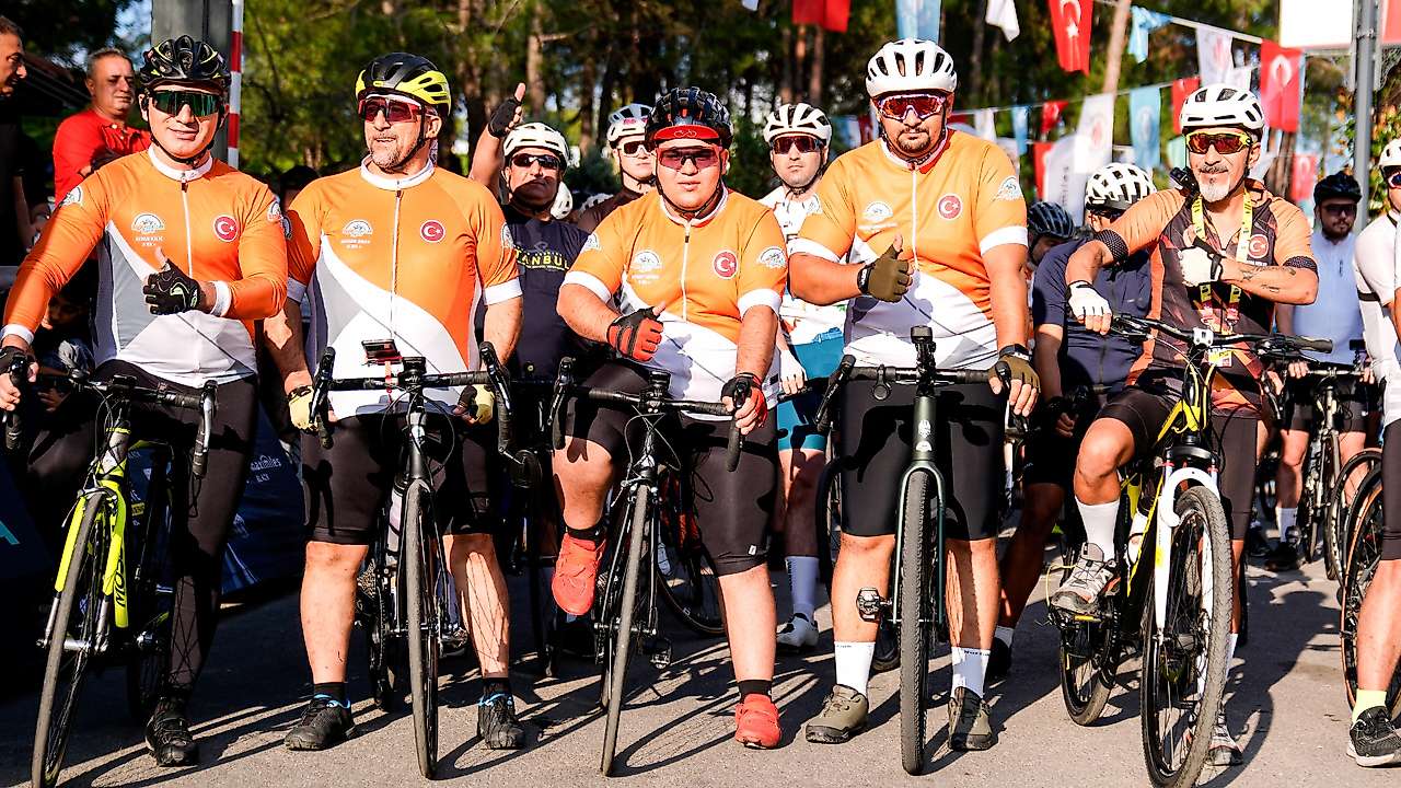 Konya'nın kupaları Tour de France heyecanında sahne aldı