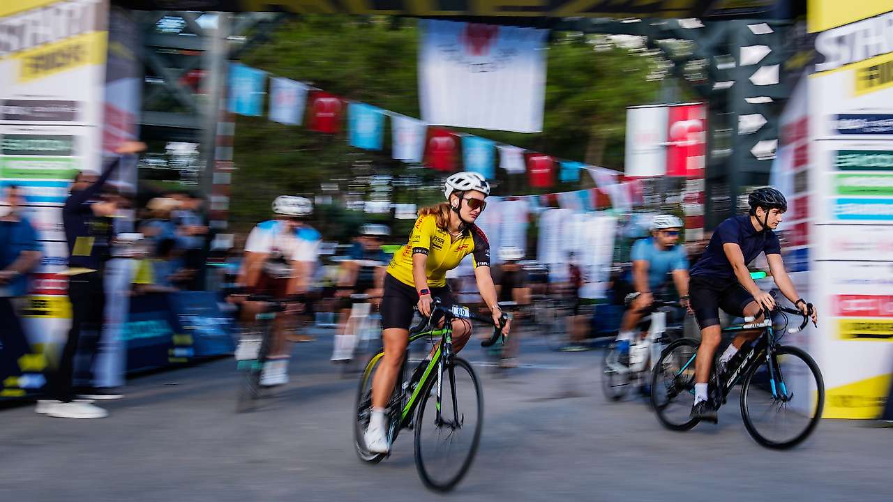 Konya'nın kupaları Tour de France heyecanında sahne aldı