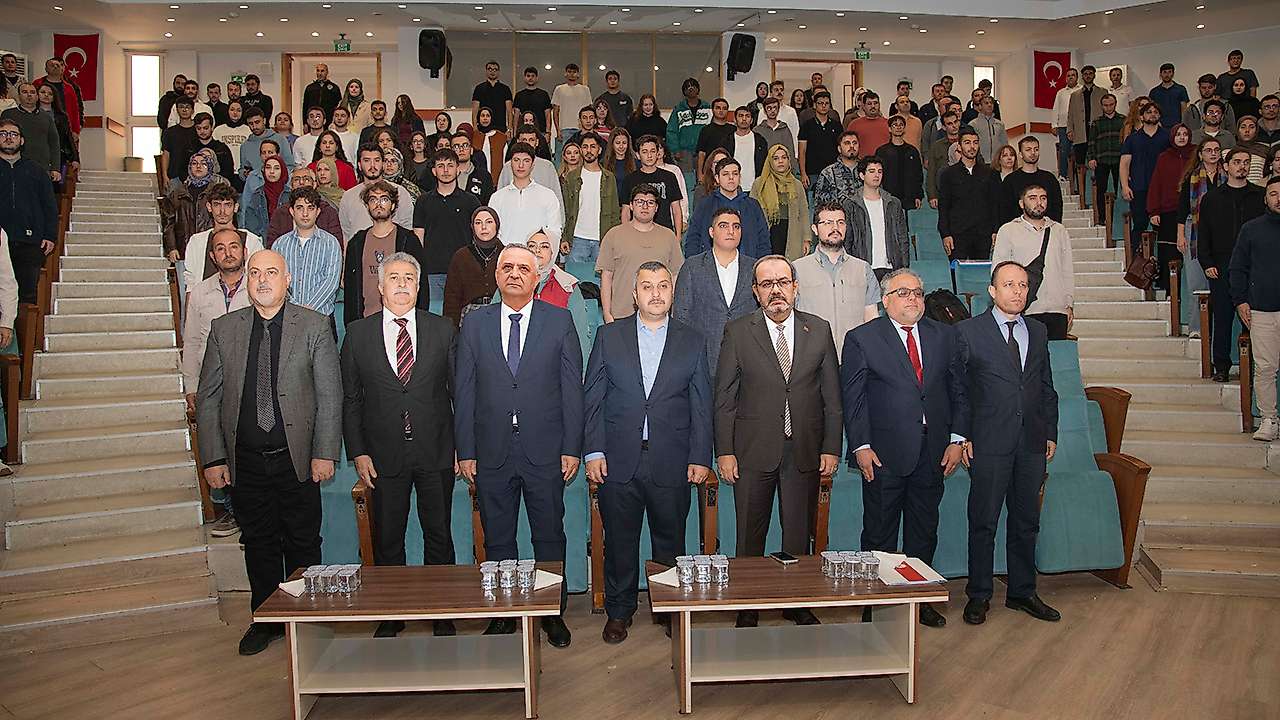 KTÜN'de öğrenciler yeni döneme dikkat çeken bir dersle başladı