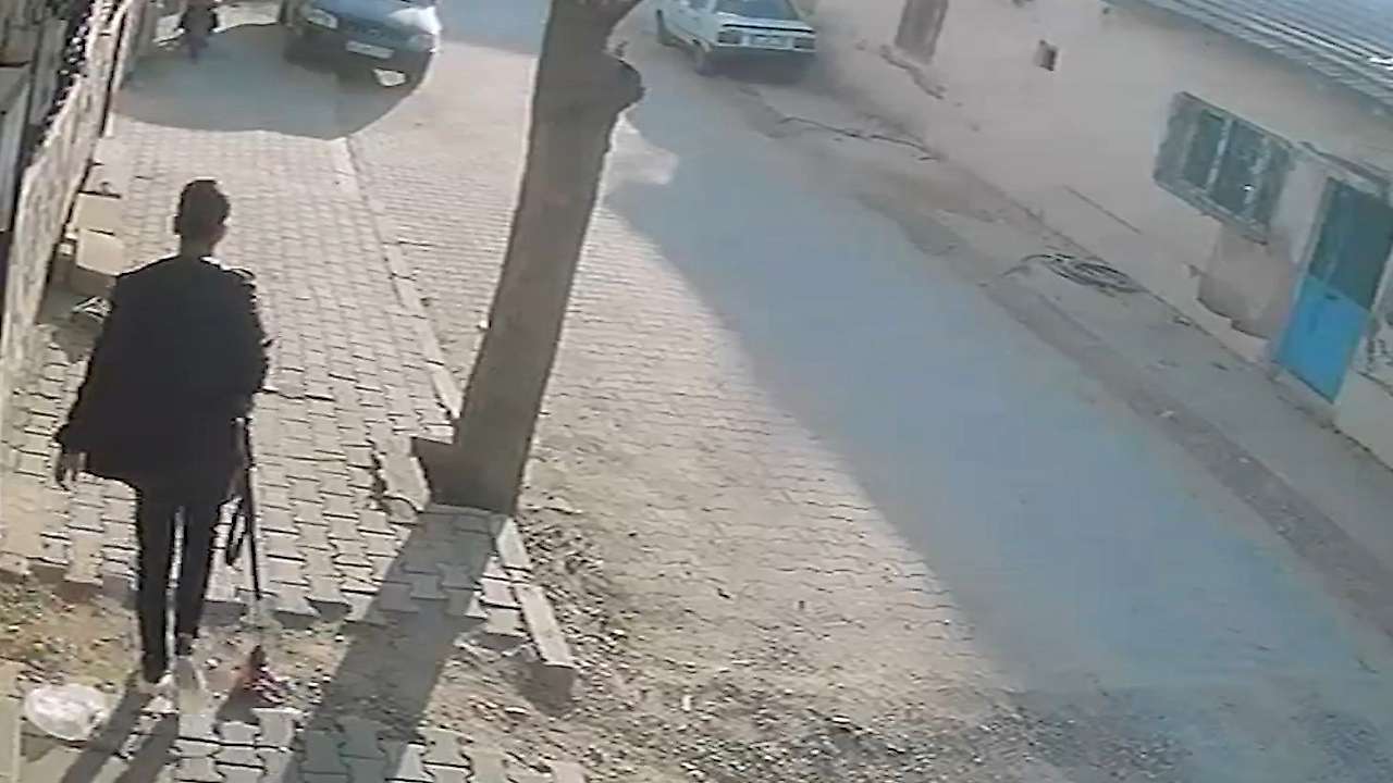 Manisa'da okul önünde silahlı saldırı! 10 öğrenci yaralandı