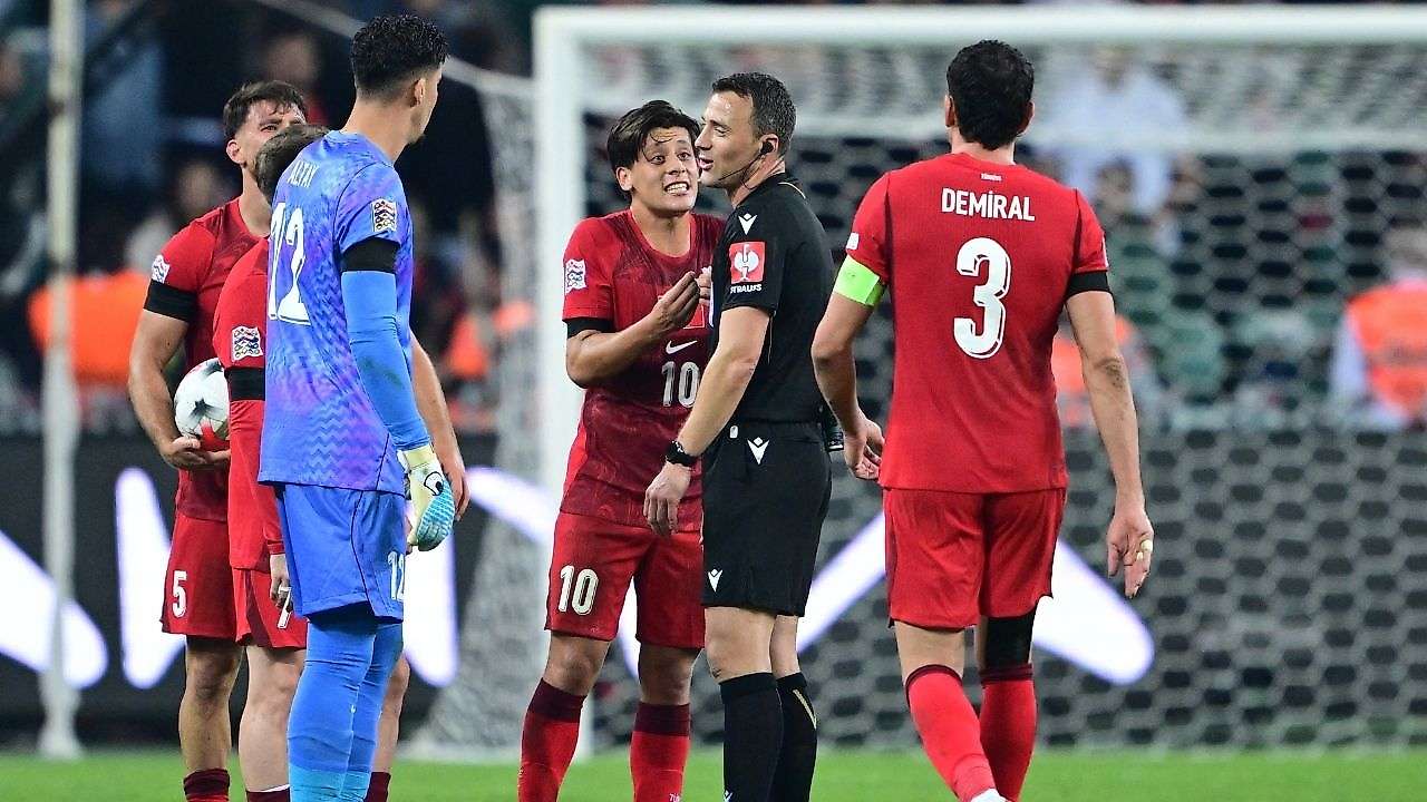 A Milliler, Fransa'ya mağlup oldu