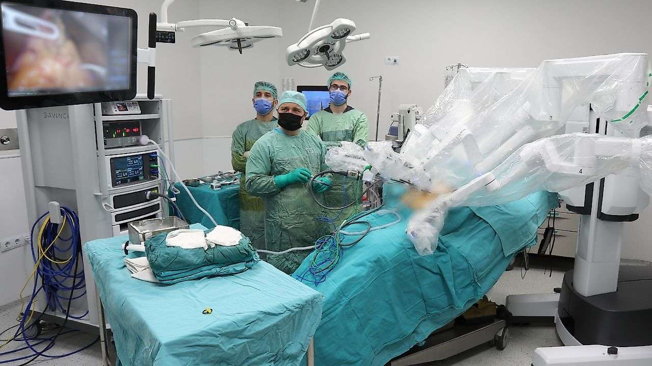 Selçuk Tıp'ta robotik cerrahide ücret açıklaması
