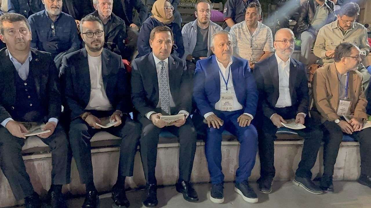 Konya'da şiir şöleni mest etti