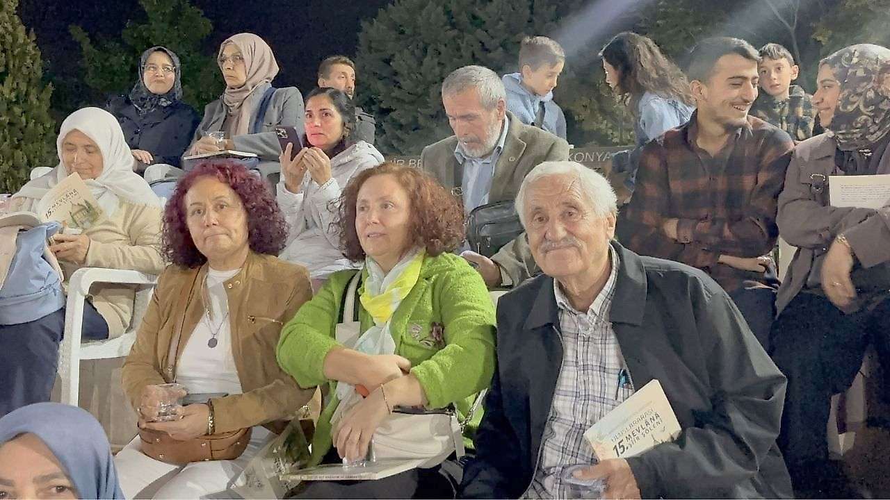 Konya'da şiir şöleni mest etti