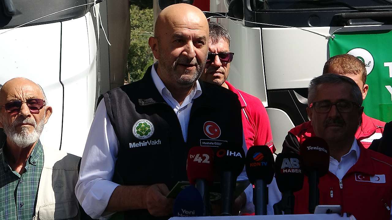 Sınırları aşan mutluluk: Konya'dan Suriye'ye dev çeyiz filosu