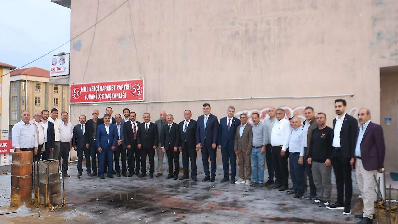 Yunak'ta siyasi buluşma! Heybet ve Erdem MHP'yi ziyaret etti