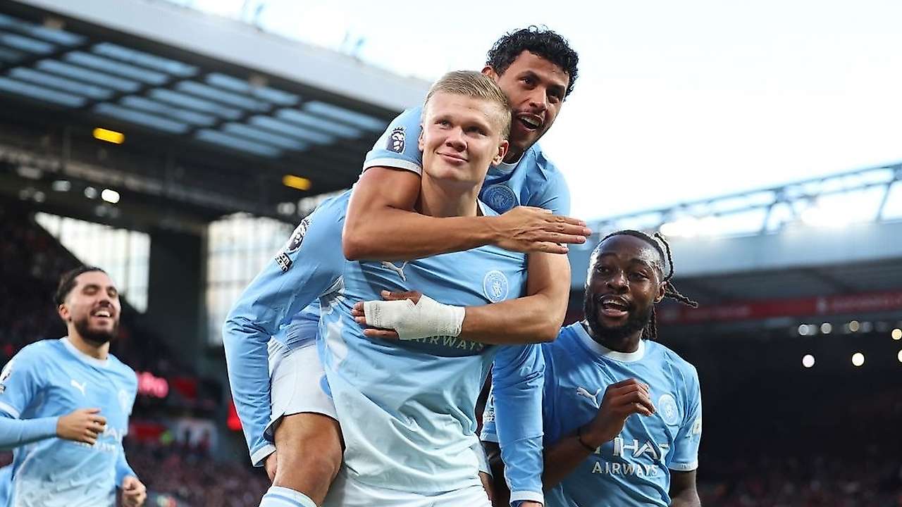 Barcelona ve Manchester City kayıpsız zirvede
