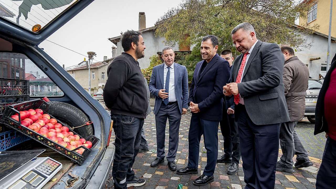AK Parti Konya ilçelerde gönül kazanıyor