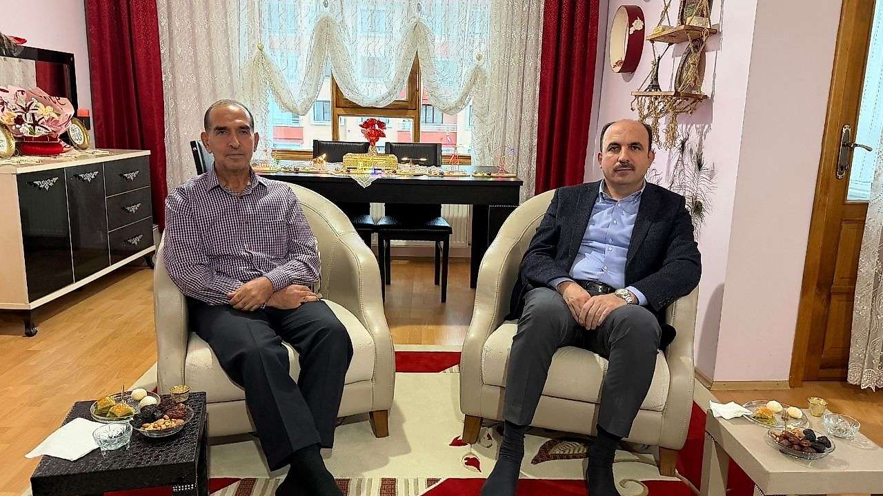 Başkan Altay'dan umre yolcularına vefa ziyareti