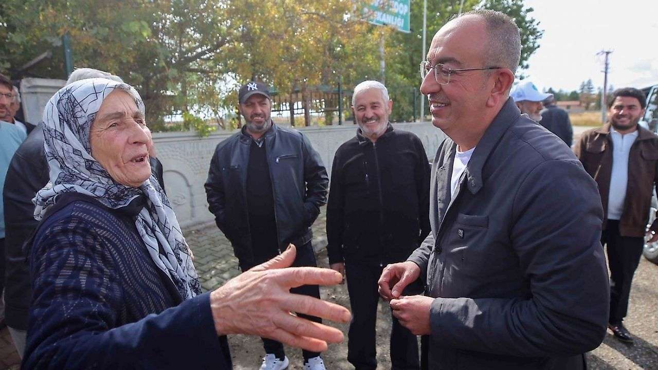 Başkan Kavuş hizmet için vatandaşın kapısını çaldı