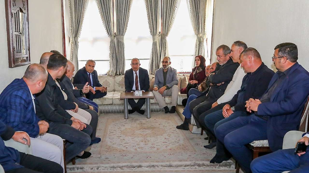 Başkan Kavuş muhtarlarla bir araya geldi