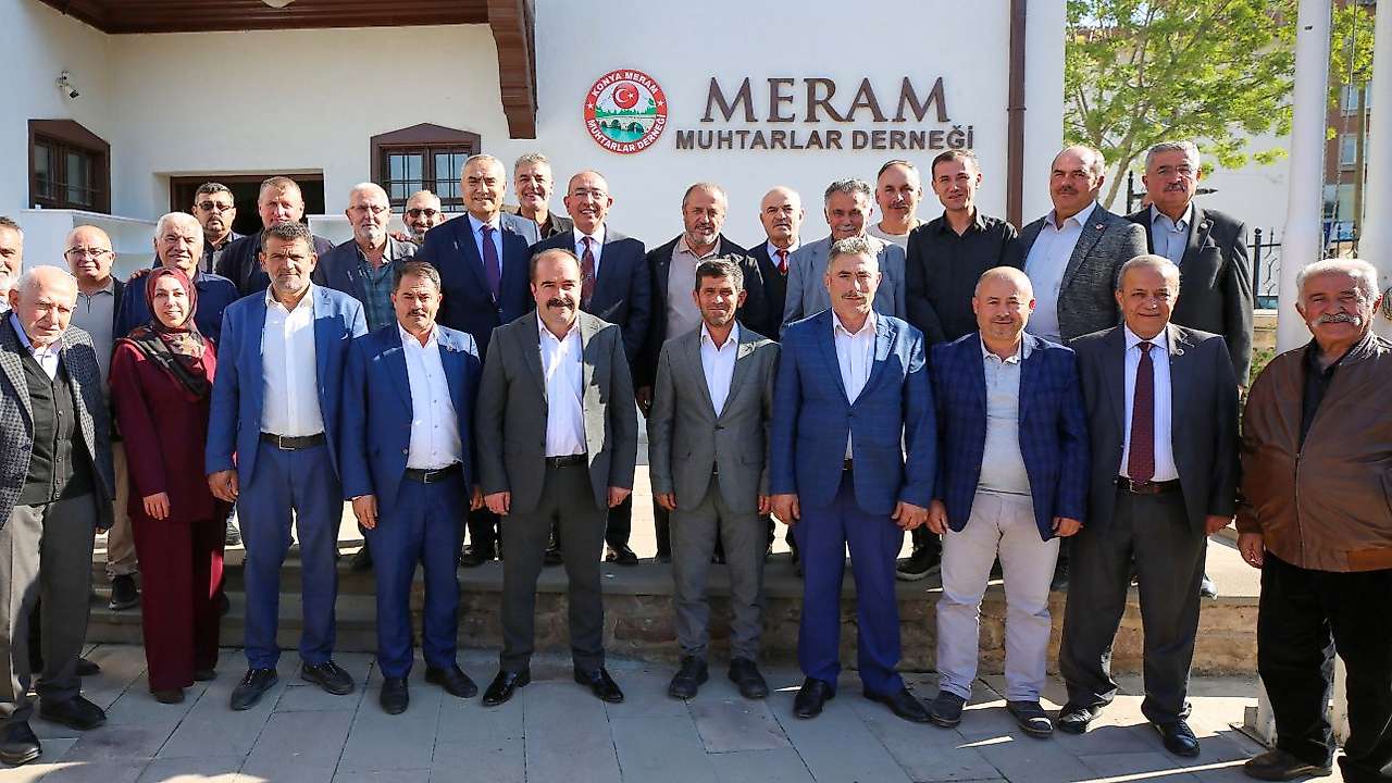 Başkan Kavuş muhtarlarla bir araya geldi