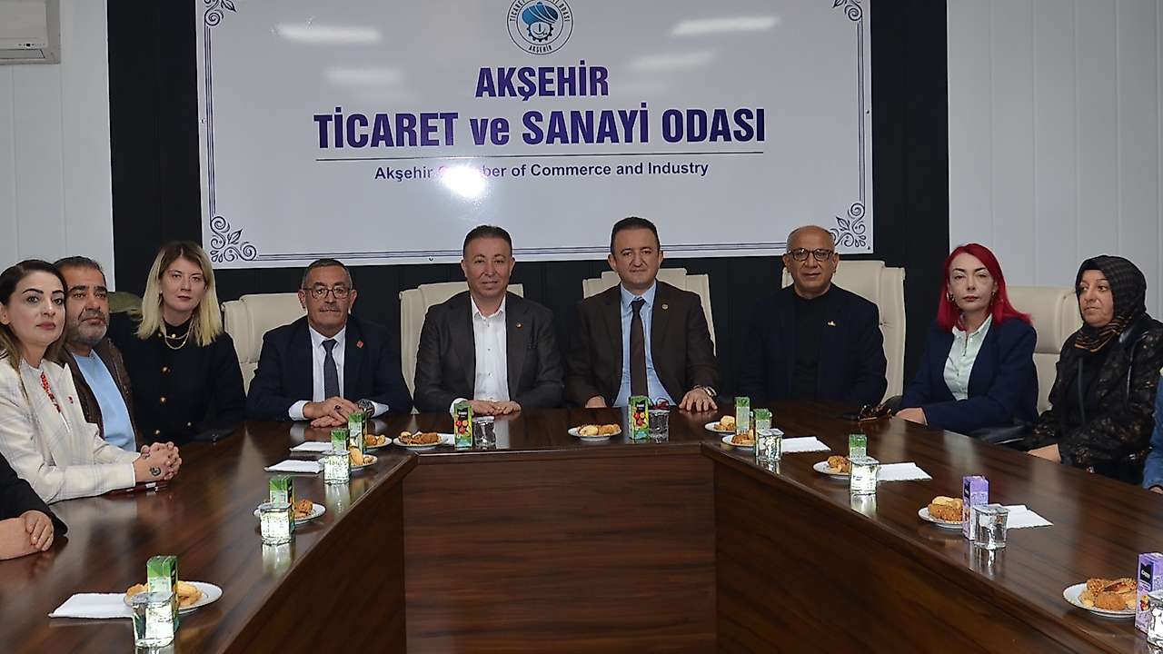 CHP'li heyet Akşehir'de iş dünyasını dinledi