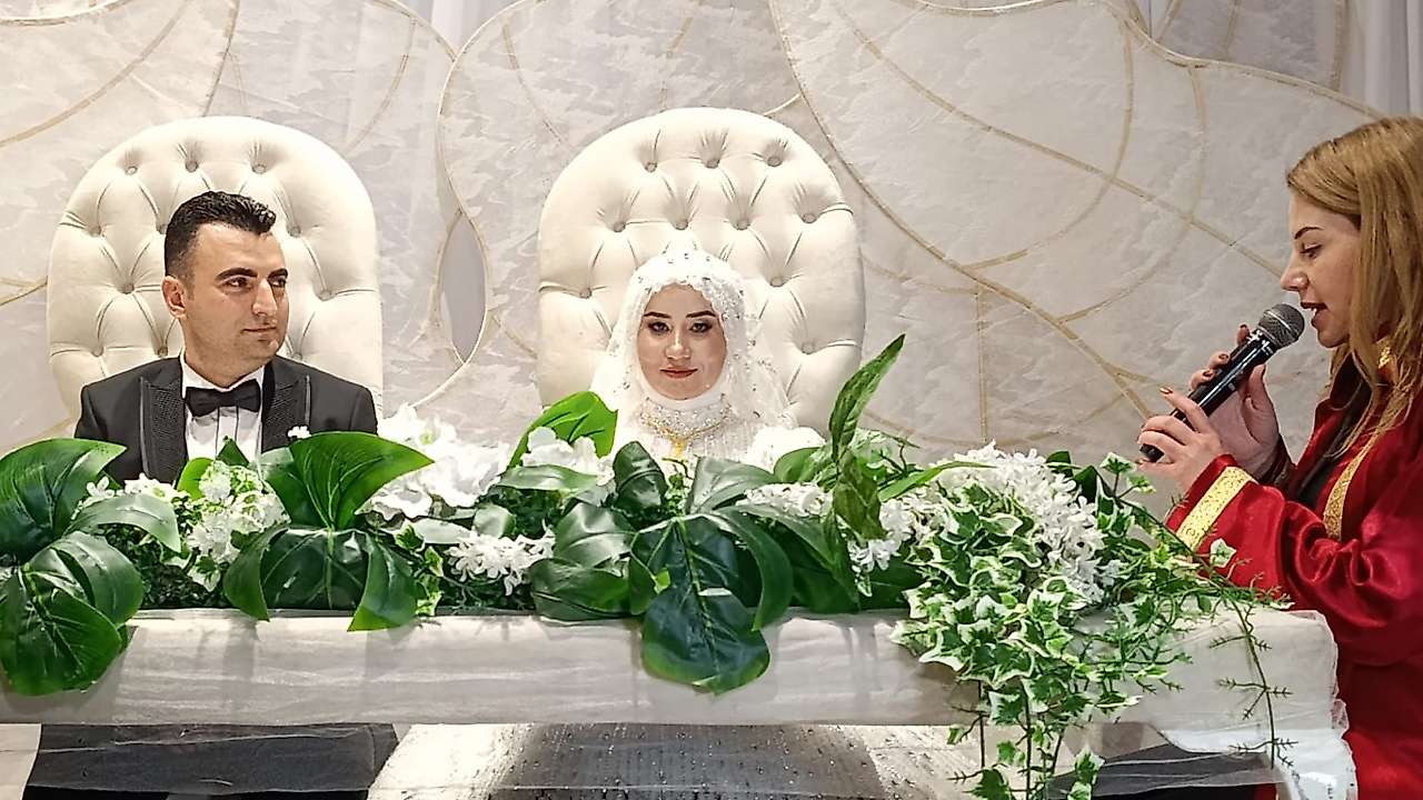 Güden ve Yılmaz ailelerinin mutlu günü