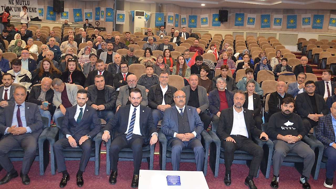 İYİ Parti'li Özatıcı, Konya'da ülke gündemini değerlendirdi