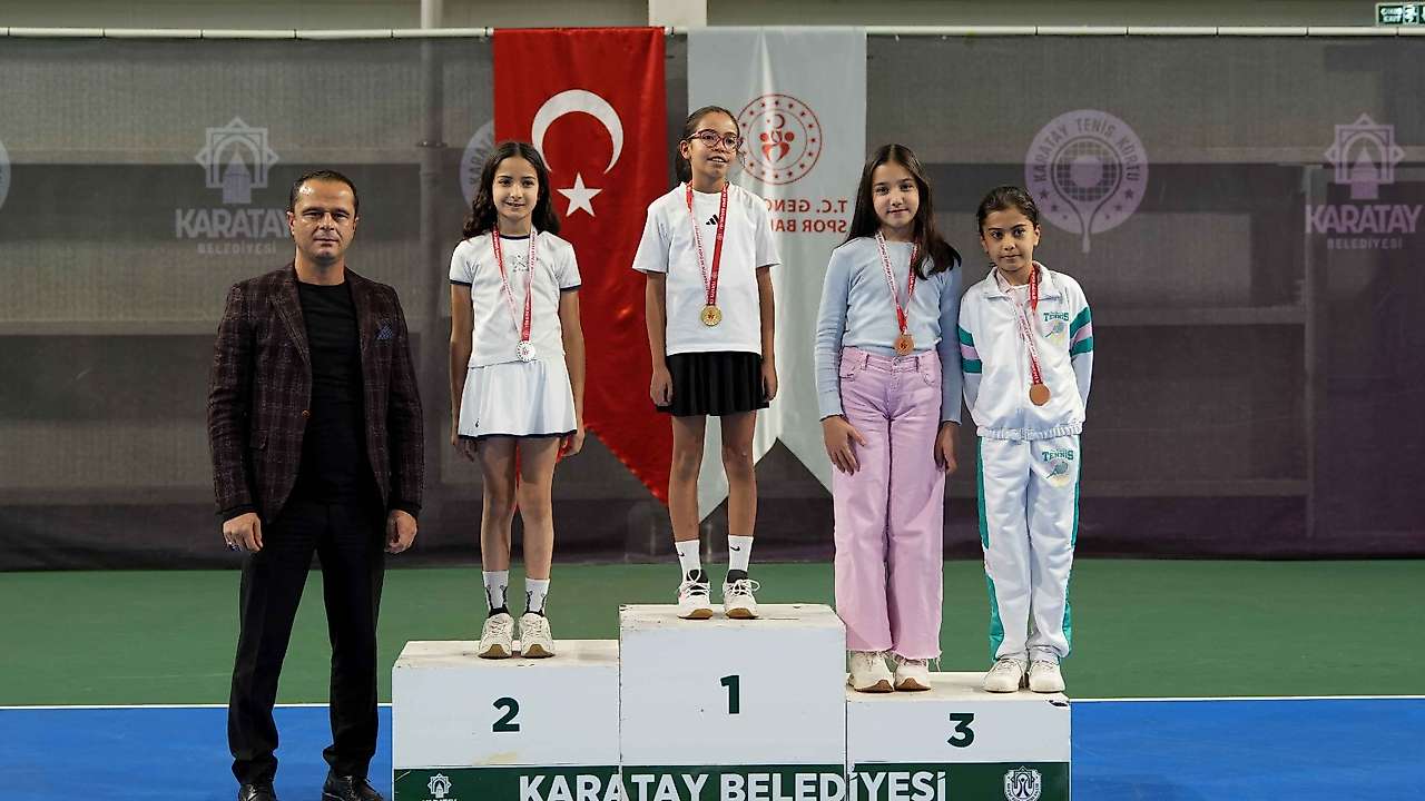 Karatay'da 29 Ekim Tenis Turnuvası sona erdi