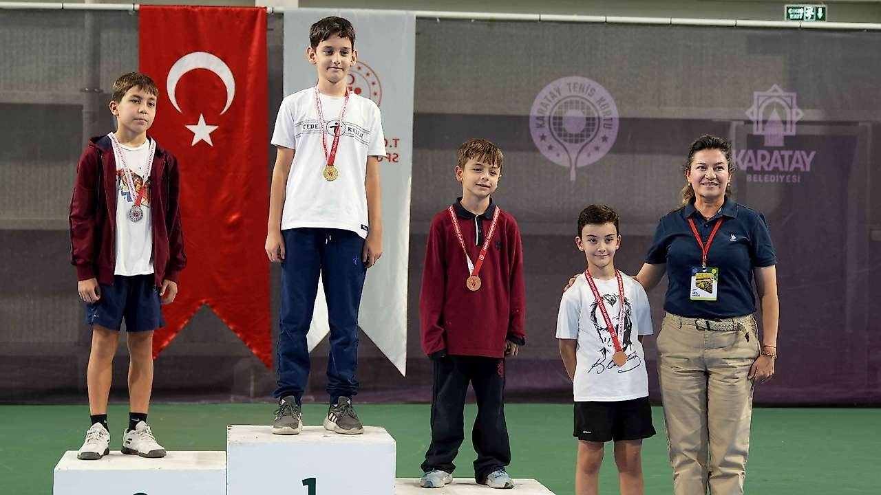 Karatay'da 29 Ekim Tenis Turnuvası sona erdi