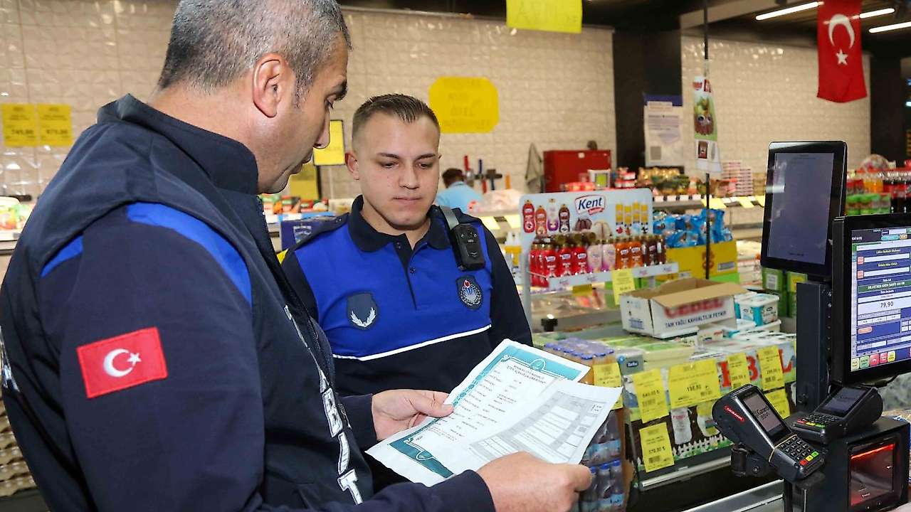 Konya'da fahiş fiyatlara geçit yok! Meram'da marketler tek tek denetlendi